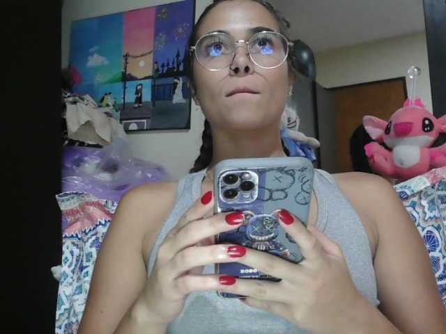 trianabell's BongaCams show and profile