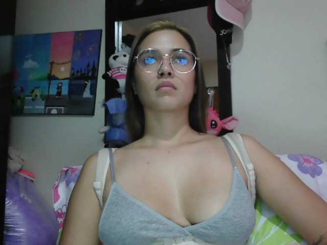 le modèle trianabell est en webcam porno dans un show sur le site bongacams, il possède les tags suivants: Latino/Hispanic,Brunette,Trimmed