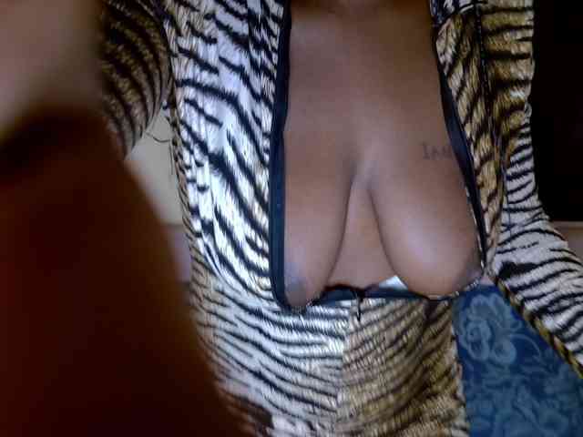 SexyDebie webcam