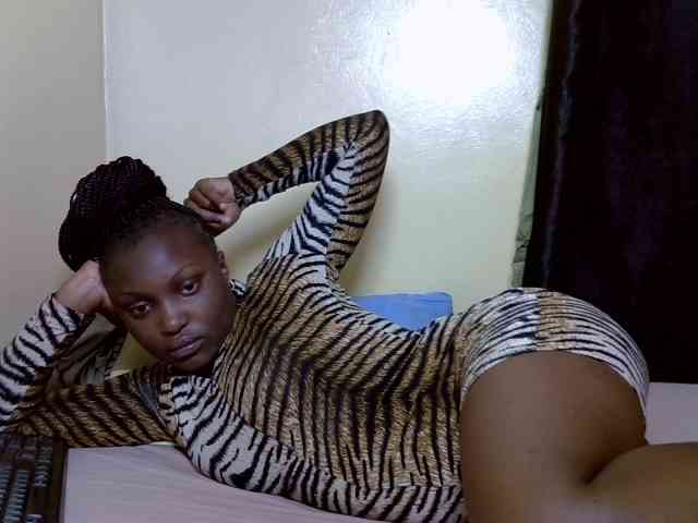 SexyDebie webcam