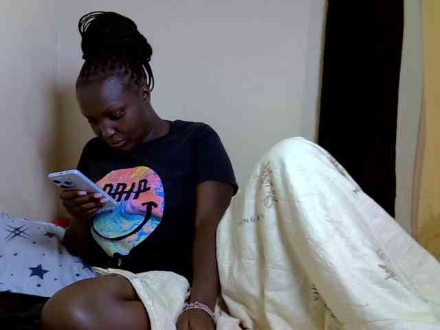 SexyDebie webcam