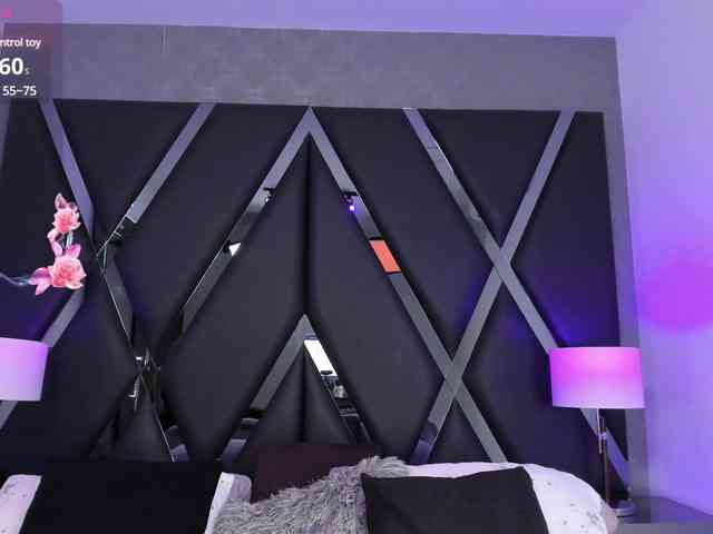 MiahScott webcam