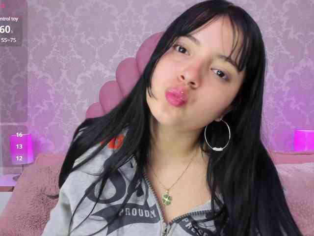 MiahScott webcam