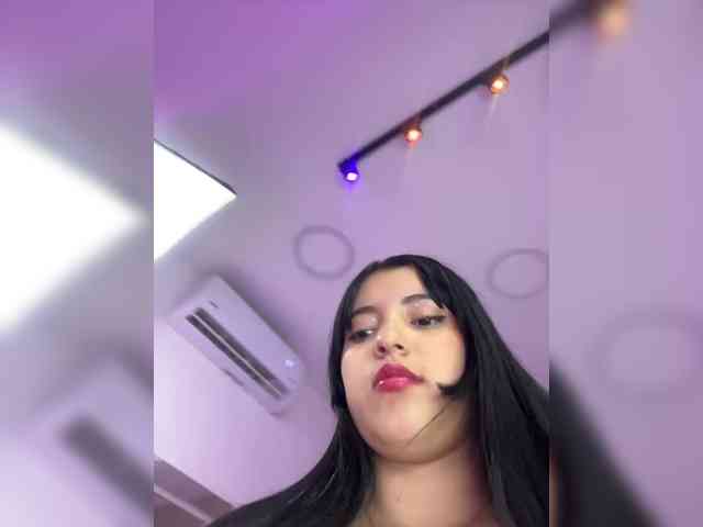 MiahScott webcam