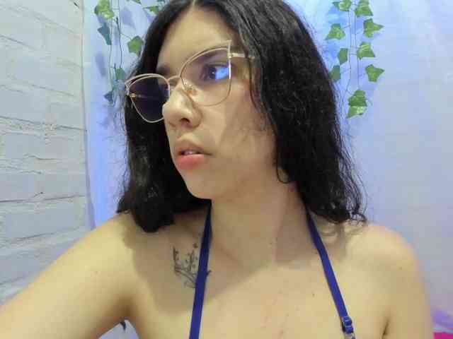 live cam MaddyColombiana