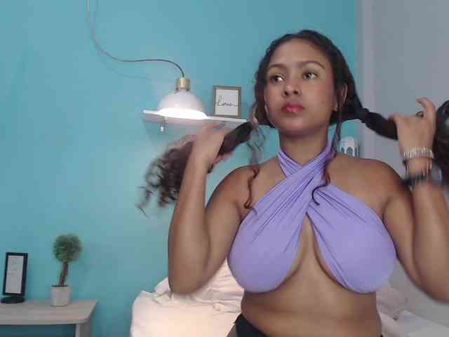 SelenaRoyal webcam