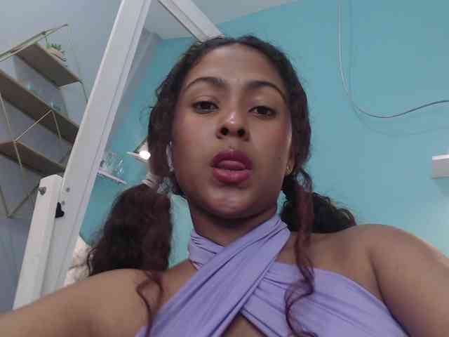 SelenaRoyal webcam