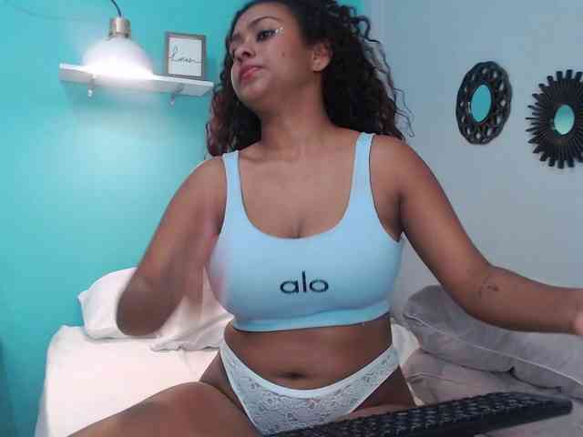 SelenaRoyal webcam