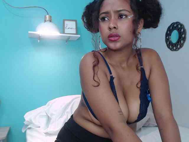 SelenaRoyal webcam