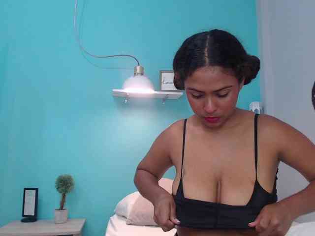 SelenaRoyal webcam