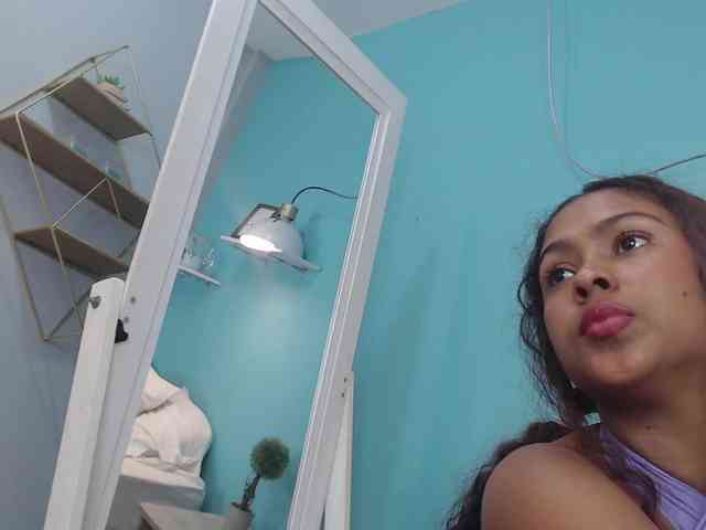 sexual chat SelenaRoyal