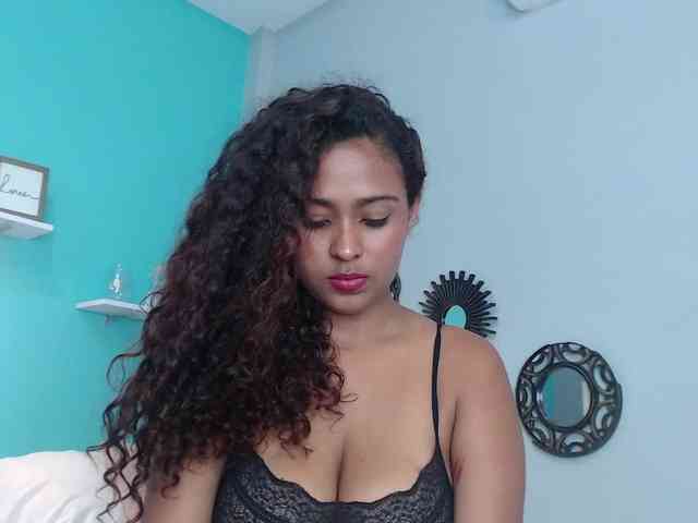 SelenaRoyal webcam