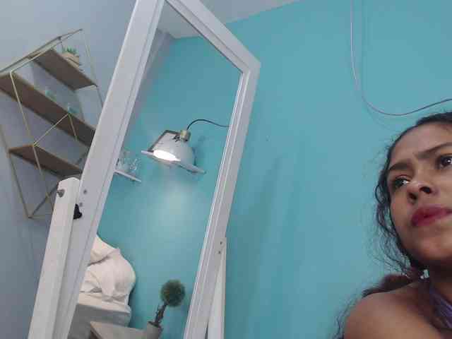 SelenaRoyal webcam