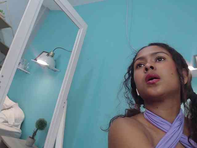 SelenaRoyal webcam