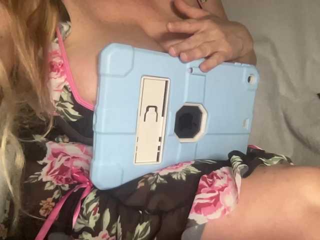 TexasMommy's BongaCams show and profile