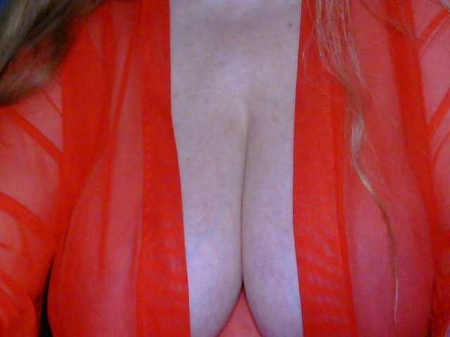 TexasMommy's BongaCams show and profile