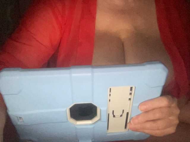 TexasMommy's BongaCams show and profile