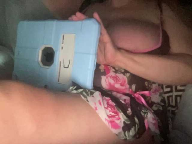 TexasMommy's BongaCams show and profile