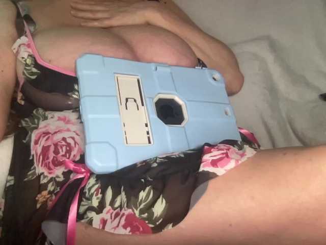 TexasMommy's BongaCams show and profile