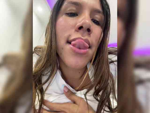 paula1045 Live Webcam on BongaCams