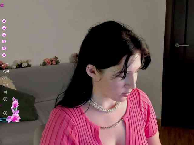 KarenDeMeow webcam