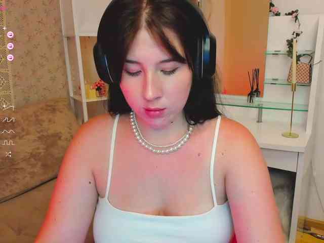 KarenDeMeow webcam