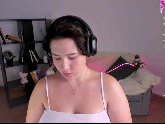 KarenDeMeow webcam