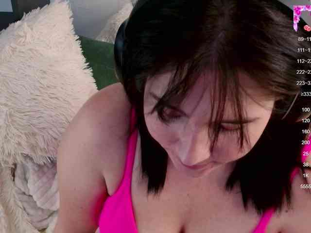 KarenDeMeow webcam