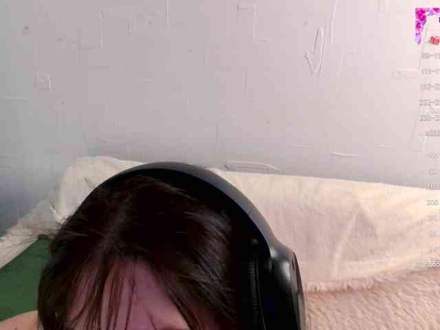 KarenDeMeow webcam