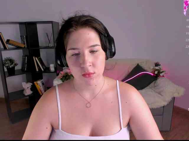 KarenDeMeow webcam