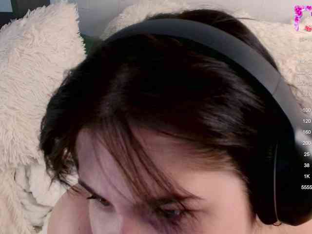 KarenDeMeow webcam