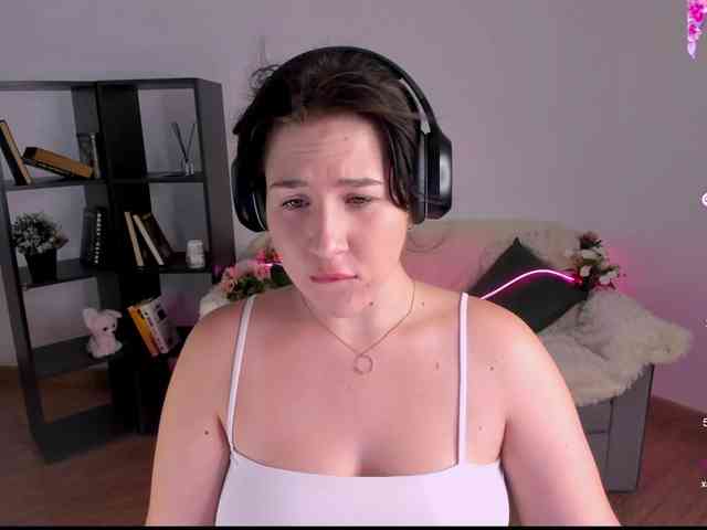 KarenDeMeow KarenDeMeow