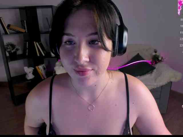KarenDeMeow webcam