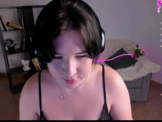 KarenDeMeow webcam