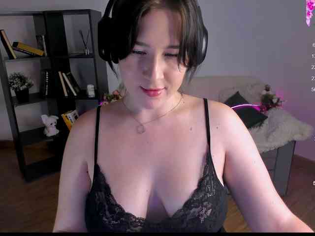 KarenDeMeow webcam
