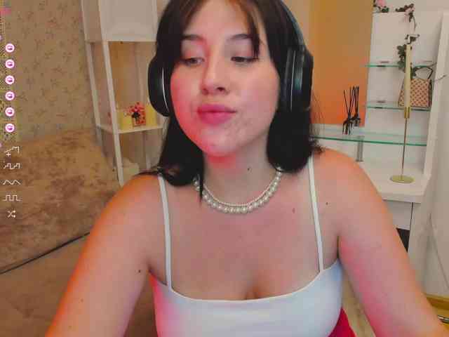 KarenDeMeow webcam