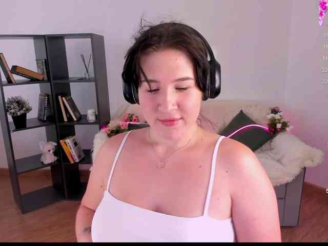 KarenDeMeow webcam