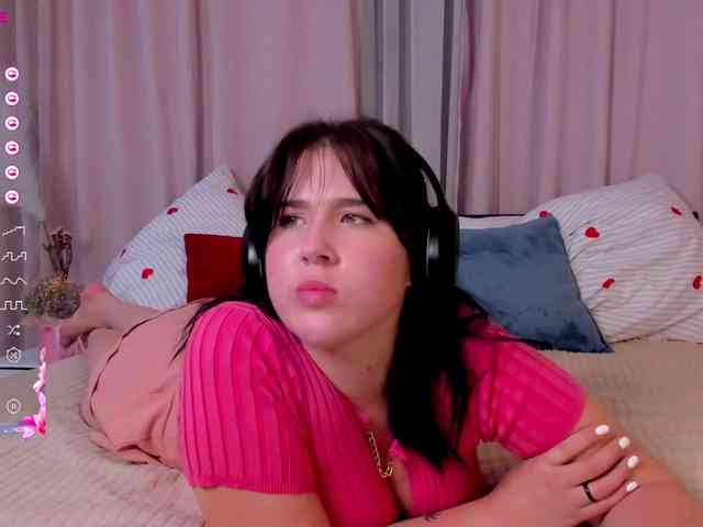 KarenDeMeow webcam