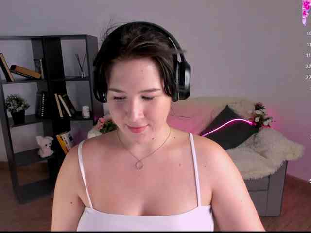KarenDeMeow webcam