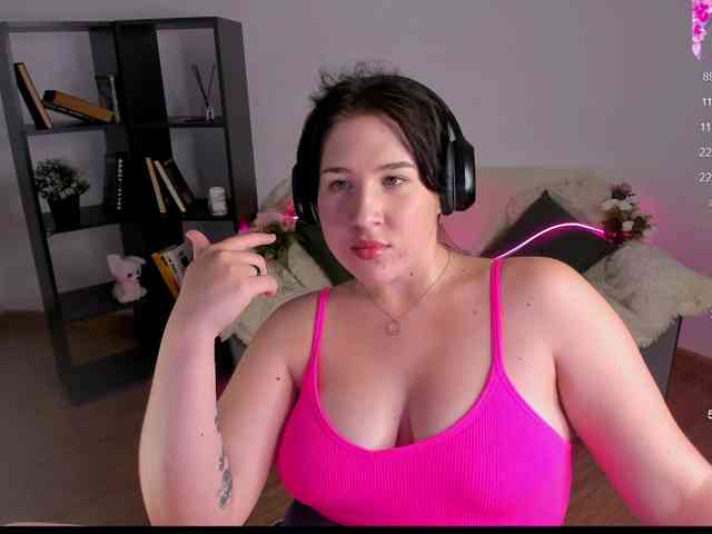 KarenDeMeow webcam