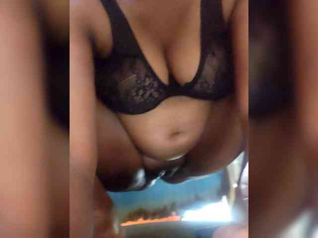 priyakhalifa20 webcam