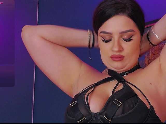 Sex chat gratuit in direct cu AdelynnReed pe BongaCams