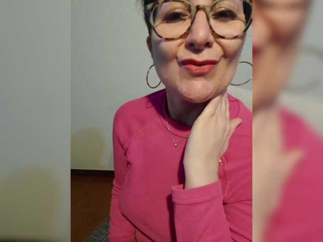 ElitalianMilf's BongaCams show and profile