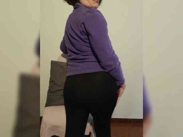 ElitalianMilf webcam