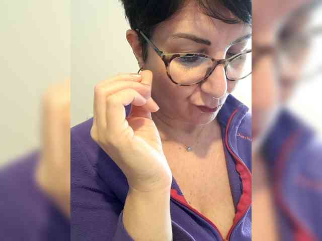 ElitalianMilf webcam