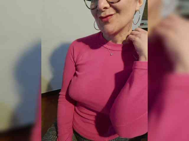 ElitalianMilf webcam