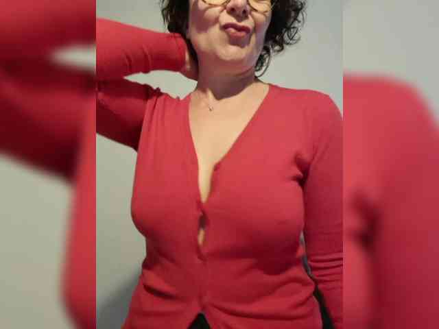 ElitalianMilf webcam