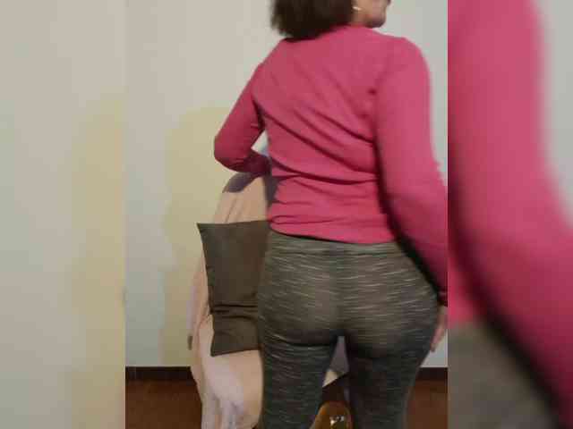 ElitalianMilf webcam