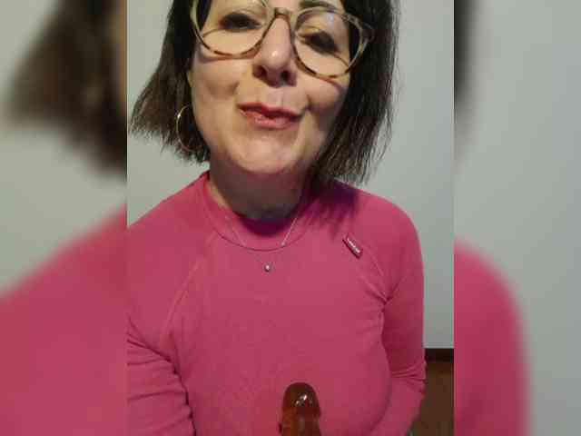 ElitalianMilf webcam