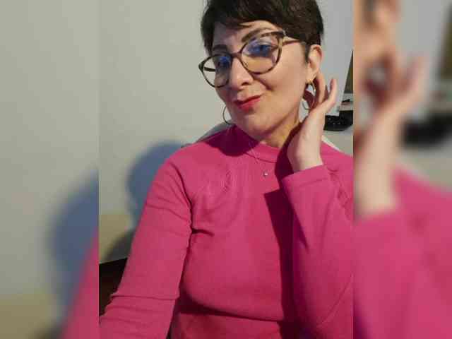 ElitalianMilf webcam